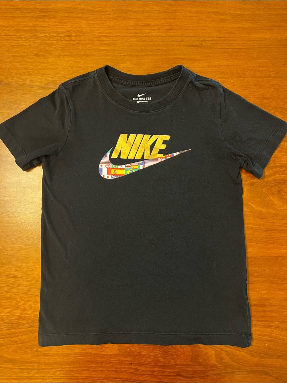 Nike Boys M 10-12 Black Graphic Tee T-Shirt World Flags Swoosh Gold Logo